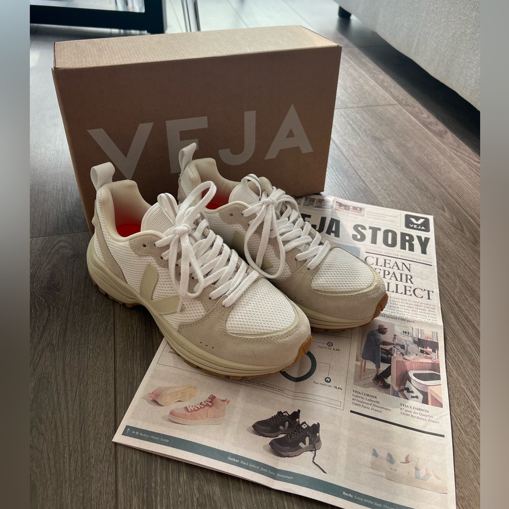 Veja Venturi White Beige Sneaker - NEW W/ TAGS + BOX